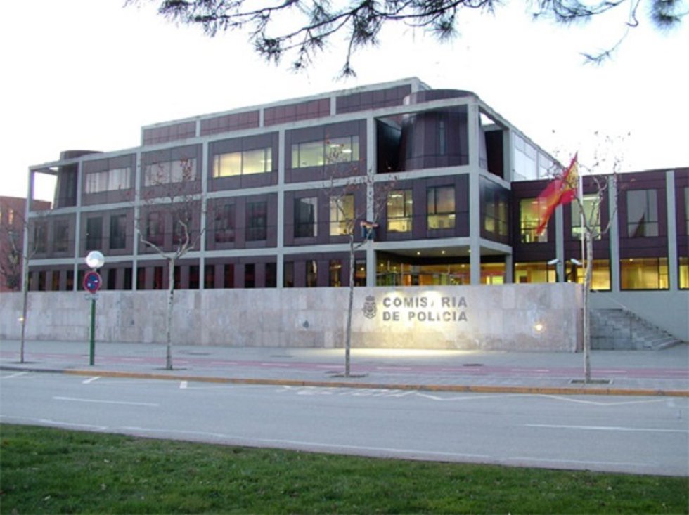 Archivo - Sucesos.-La policía de Burgos identifica a una mujer por falsificar un carné de conducir y cobrar por ello 12.750 euros 