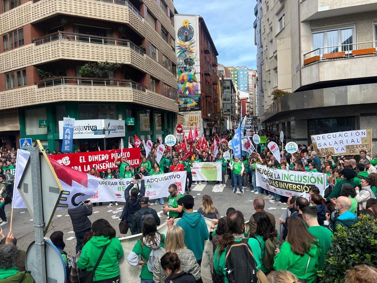 La Justicia saca a los tutores de los servicios mínimos decretados por Educación para la huelga docente