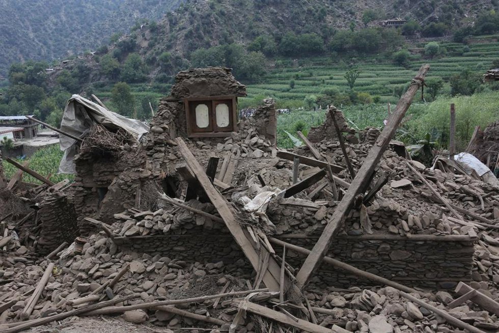 Daños materiales en la localidad afgana de Nurgal, ubicada en la provincia de Kunar, a causa del terremoto de magnitud 6 en la escala abierta de Richter registrado el 31 de agosto en el este de Afganistán (archivo)