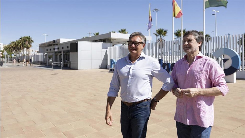 El portavoz de Vox en Andalucía, Manuel Gavira, en una visita a Algeciras (Cádiz)
