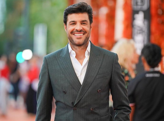 El exfutbolista Miguel Torres posa en el FesTVal de Vitoria durante la presentación de 'Masterchef Celebrity 10'