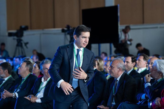 Archivo - El presidente del BBVA, Carlos Torres, durante a la 40 Reunió Cercle d'Economia, en el Palau de Congresos de Cataluña, a 6 de mayo de 2025, en Madrid (España).
