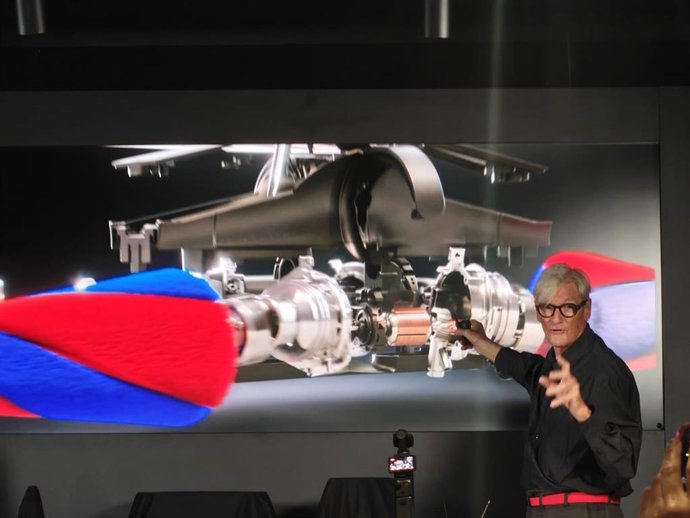 James Dyson en la presentación hecha en Berlín de los últimos productos de su compañía.
