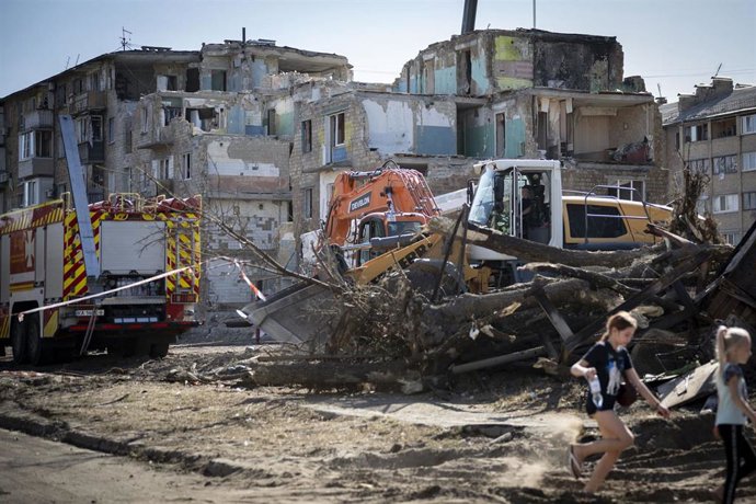 Inmueble destruido por un ataque ruso en Kiev, Ucrania