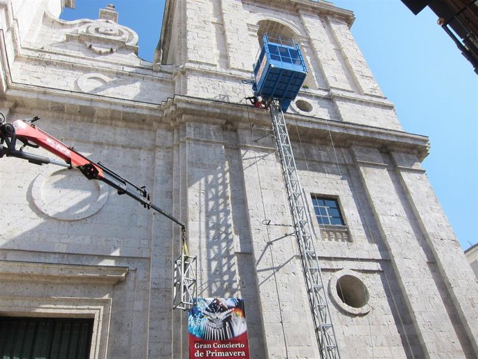 Archivo - Inicio de las obras del ascensor de la catedral de Valladolid