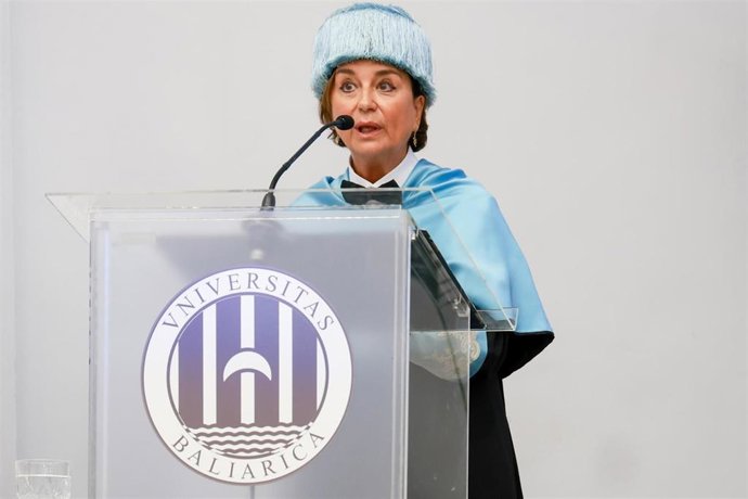 La catedrática de Geografía Humana de la Universitat de les Illes Balears (UIB) Joana Maria Seguí, durante la lección inaugural del curso académico.