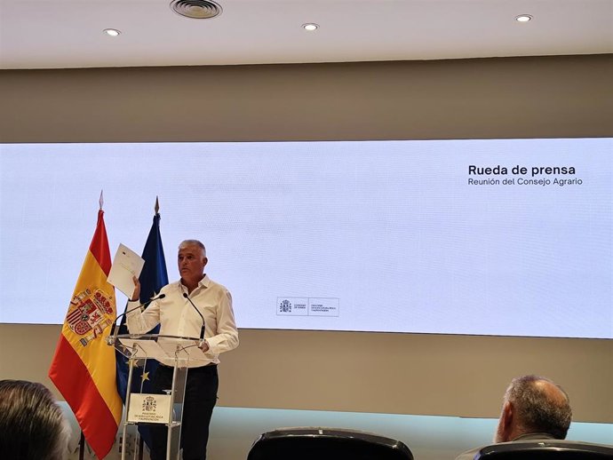 Unión de Uniones pide a Planas que abogue por una PAC que "responda a las demandas y necesidades del sector".