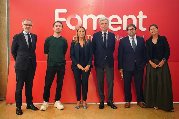 Participantes de la jornada de Foment y Ceoe