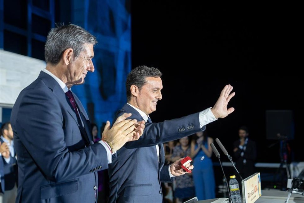 El presidente de la Diputación de Almería, Javier A. García, pronuncia el pregón de las Fiestas de Adra 2025.