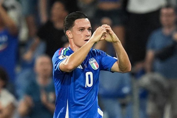 Archivo - Giacomo Raspadori celebra un gol con la selección italiana.