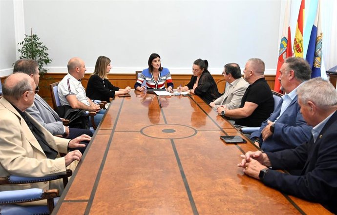 Reunión de la alcaldesa y los miembros de la Junta Directiva del Colegio