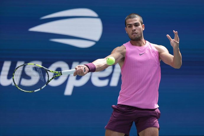 Carlos Alcaraz, da Espanha, durante o 10º dia do US Open Tennis Championships 2025, torneio de tênis Grand Slam, em 2 de setembro de 2025, no USTA Billie Jean King National Tennis Center, em Flushing Meadows, Queens, Nova York, Estados Unidos - Foto Jean 