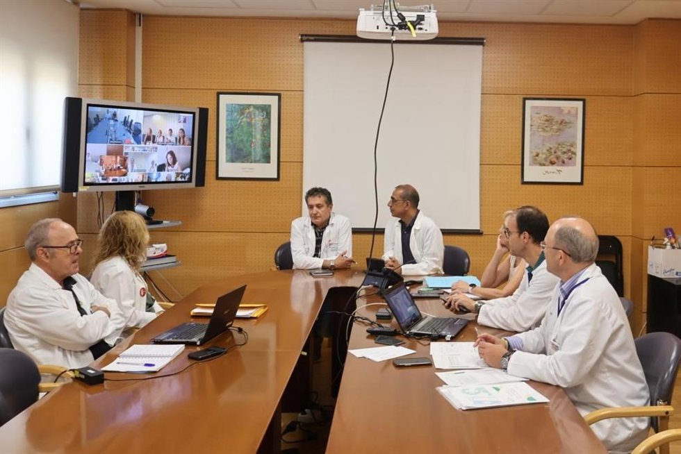 Videoconferencia entre la Unidad de Atención Sanitaria  Personas Trans e Intersexuales de la GAI de Cuenca con el resto de hospitales y gerencias de Castilla-La Mancha.