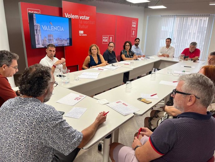 Bernabé cree que el cambio de nombre de València es "una maniobra política y un ataque frontal al valenciano"