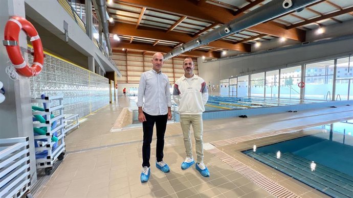 El alcalde de Siero, Ángel García, con el director del Patronato Deportivo Municipal, Virginio Ramirez.