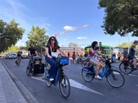 El PSOE critica a Almeida por "romper el consenso ciclista" en la capital y reclama carriles bici seguros en Arganzuela