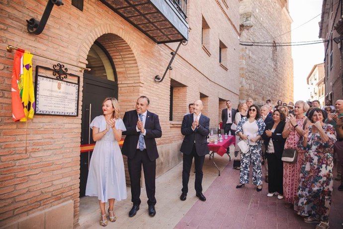 La ministra de Educación, Formación Profesional y Deportes, Pilar Alegría, ha reivindicado esté sábado en la localidad zaragozana de Fuendejalón la figura de la maestra y primera alcaldesa democrática de España María Domínguez.