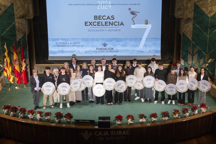 Archivo - Fundación Caja Rural de Aragón entrega las Becas Excelencia 2024 a veinte jóvenes