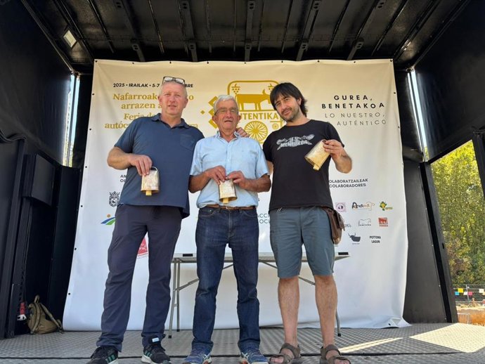 Ganadores del 'Concurso Popular de Queso de Oveja Latxa' en la feria 'Autentika'.