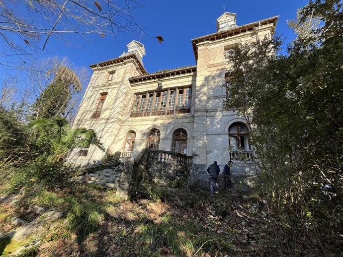 La Villa Amalia de Solares entra en la Lista Roja del Patrimonio