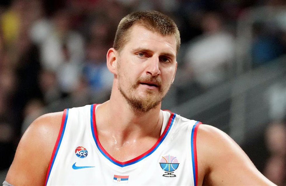 Nikola Jokic, durante un partido con la selección serbia.