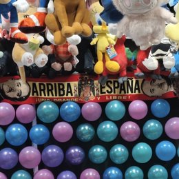 Image de uno de los puestos con simbología franquista en la Feria de Murcia