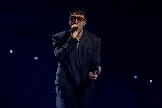 Archivo - El cantant Quevedo, durant el seu concert, al Movistar Arena, a 17 de febrer de 2025, a Madrid