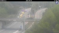 Un autocar con unos 60 pasajeros vuelca en la C-32 en Santa Susanna (Barcelona)