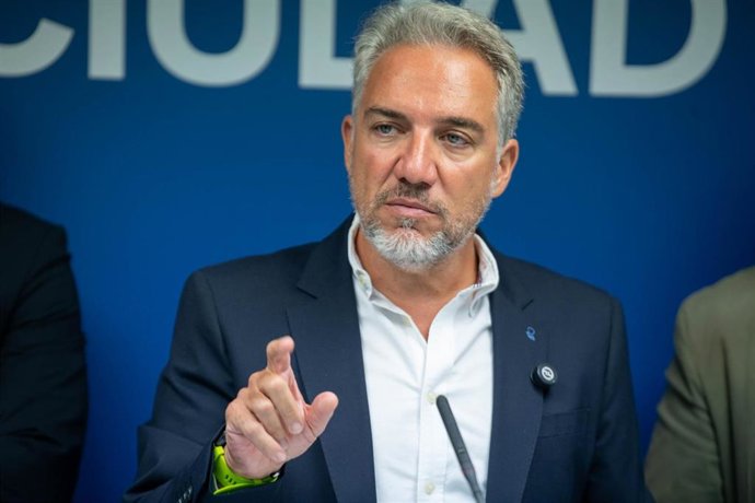 El vicesecretario de Política Autonómica, Local y Análisis Electoral del PP, Elías Bendodo, en una atención a medios en una foto de archivo.