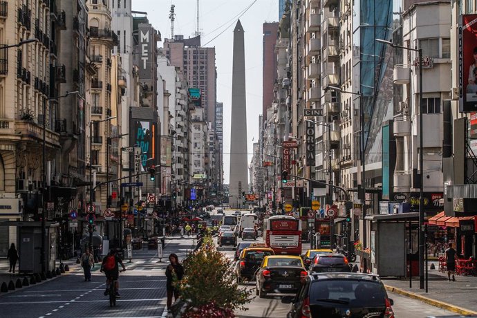 Archivo - October 16, 2023, Buenos Aires, Argentina: General view of the streets in Buenos Aires. Daily life in Buenos Aires in the context of the days leading up to the presidential elections that will be voted on October 22, 2023.