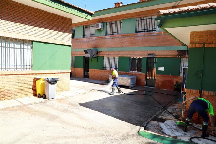 Tareas del Ayuntamiento en los centros escolares de Marbella.