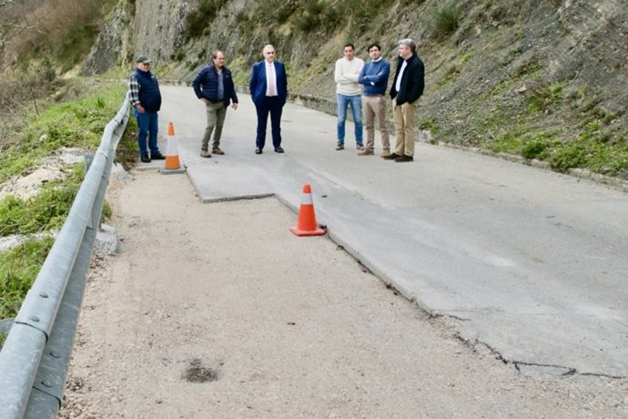 Media Visita Las Obras De Una Carretera
