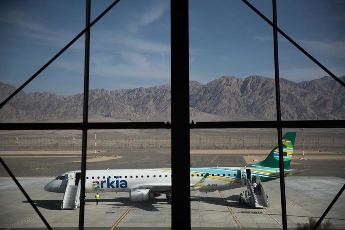 Archivo - EILAT (ISRAEL), 21 de janeiro de 2019 Um avião é visto no novo Aeroporto Ramon, perto da cidade costeira de Eilat, no Mar Vermelho, em Israel, em 21 de janeiro de 2019. O primeiro-ministro israelense, Benjamin Netanyahu, disse que Israel está mu