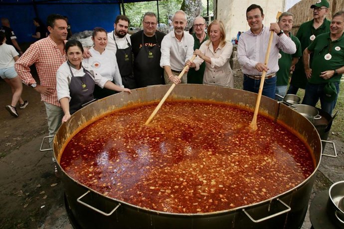 Ruente reparte 3.000 raciones de cocido montañés