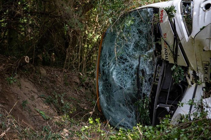 O ônibus destruído