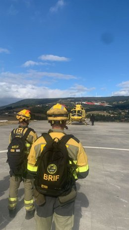 Bomberos de BRIF Tineo actuando en la zona de Aller.
