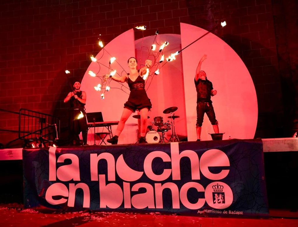 Actuación en la Noche en Blanco de Badajoz