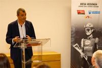 Guillén hace "un llamamiento" para que no haya más invasiones de carretera durante La Vuelta