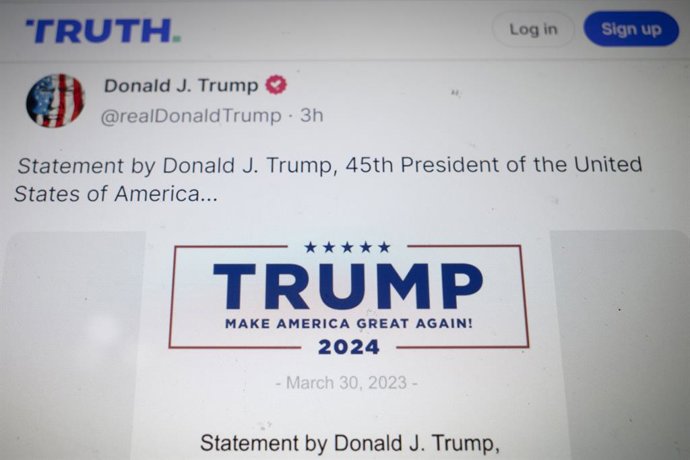 Archivo - Arquivo - 31 de março de 2023, Nova York, Nova York, Estados Unidos: A conta social Truth do ex-presidente Donald Trump no dia em que um grande júri em Manhattan votou pelo indiciamento de Trump por acusações relacionadas a pagamentos de dinheir
