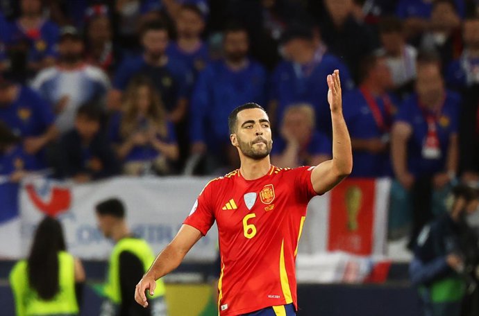 Archivo - 05 June 2025, Baden-Wuerttemberg, Stuttgart: Spain's Mikel Merino celebrates scoring his side's second goal during the UEFA Nations League semi-final soccer match between Spain and France at Stuttgart Arena. Photo: Christian Charisius/dpa