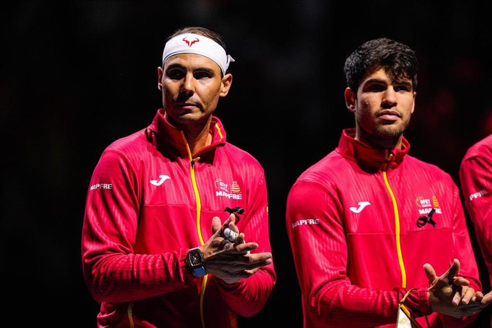 Archivo - Rafa Nadal junto a Carlos Alcaraz en la Copa Davis 2024