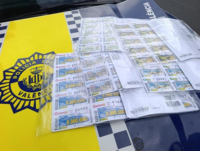 Imagen de los cupones recuperados tras el robo