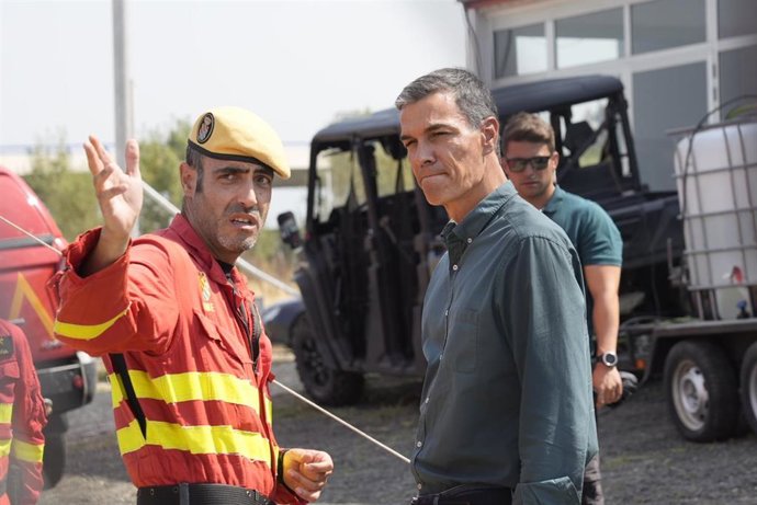 El presidente del Gobierno, Pedro Sánchez, durante su visita al Puesto de Mando Avanzado de Jarilla el pasado 19 de agosto.