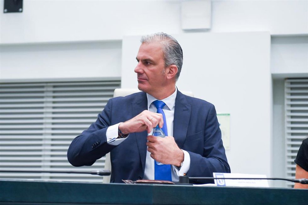 El portavoz del grupo parlamentario de Vox en el Ayuntamiento de Madrid, Javier Ortega-Smith, durante el Debate sobre el Estado de la Ciudad en el salón de sesiones del Pleno de Cibeles, a 8 de septiembre de 2025, en Madrid (España). .