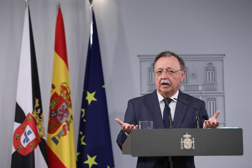 Archivo - El presidente de la Ciudad Autónoma de Ceuta, Juan Jesús Vivas comparece en rueda de prensa, después de su reunión con el presidente del Gobierno, en La Moncloa, a 25 de agosto de 2021, en Madrid (España).