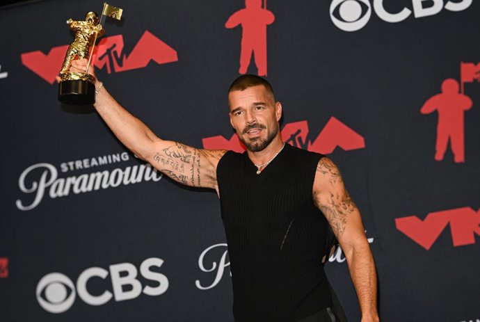 Ricky Martin hace historia en los MTV VMAs 2025 ganando el primer premio Latin Icon