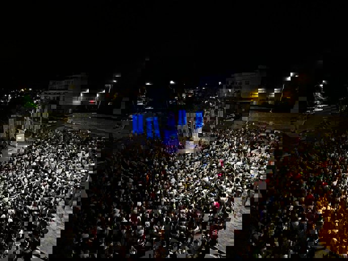 Acto oficial del descubrimiento del monumento a la patrona de Mairena en la glorieta Pascual Reyes, el domingo 7 de septiembre.