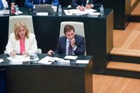 Almeida le dice al PSOE que "no tiene candidata" y a Maroto que él no necesita mensajear a Aldama pidiéndole ayuda