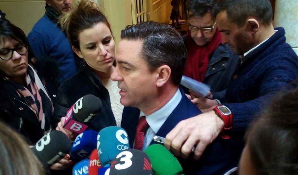 Archivo - Miquel Jerez atiende a los medios en una imagen de archivo