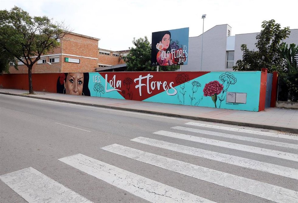 Archivo - Exterior del IES Lola Flores de Jerez de la Frontera.